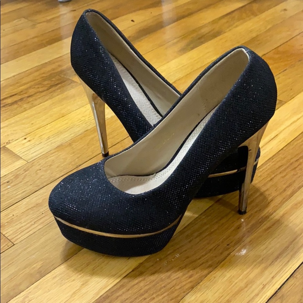 Black glitter pumps